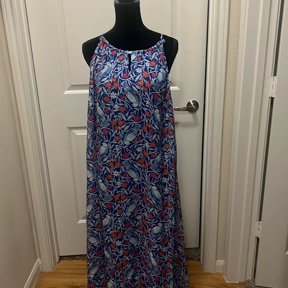 Old Navy maxi dress in fun botanical print.